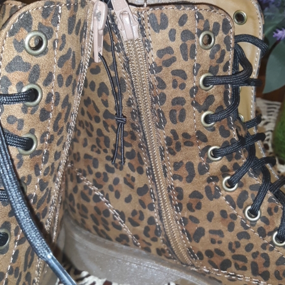 🆕️LAST SIZE 9🖤NWT LEOPARD PRINT HIKING BOOT🖤 - Picture 10 of 15